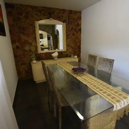 Bemposta, 4 Bedroom House In Portimao, Algarve פורטימאו
